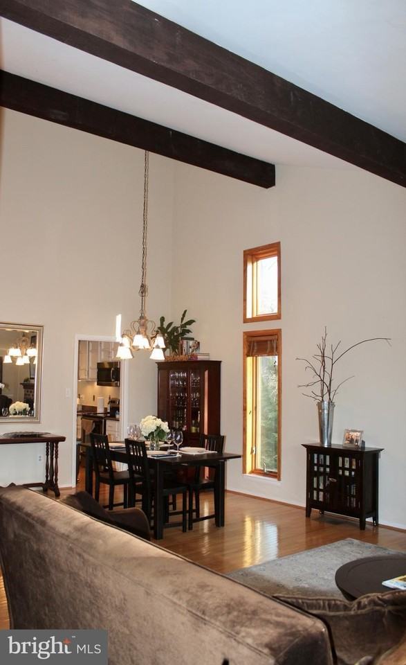 1118 Challedon Rd - Photo 3 of 24