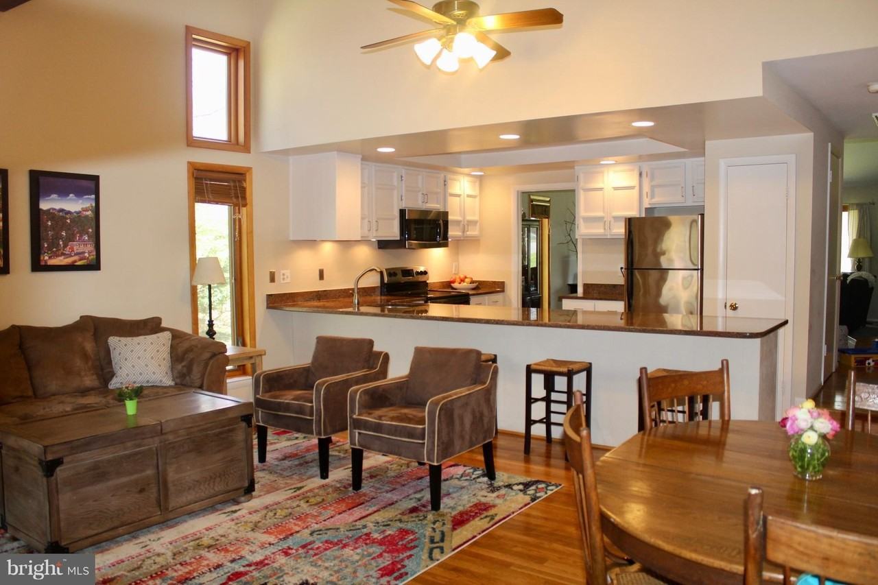 1118 Challedon Rd - Photo 5 of 24