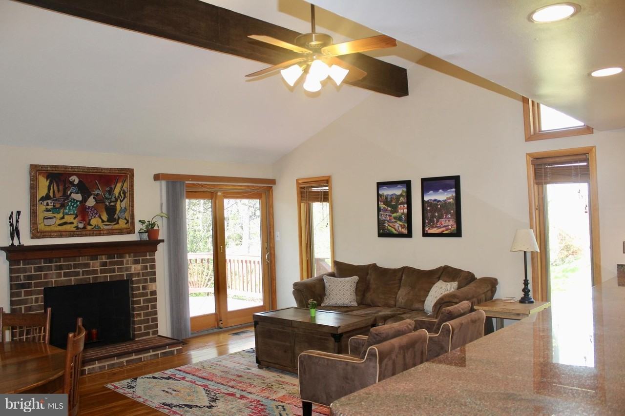 1118 Challedon Rd - Photo 6 of 24