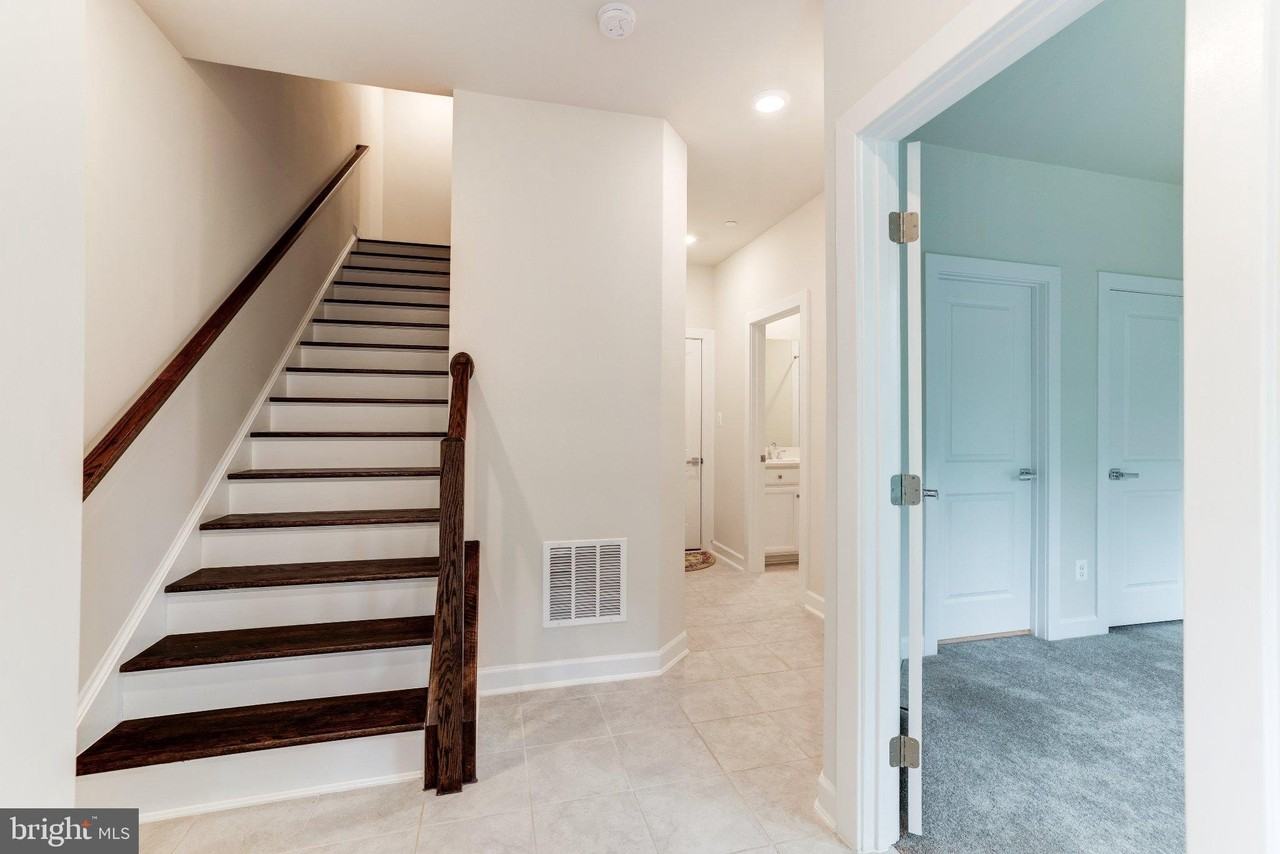 13036 Hattontown Sq - Photo 2 of 50