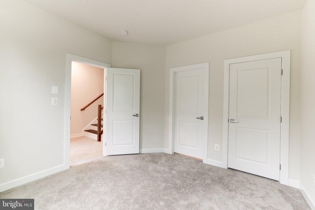 13036 Hattontown Sq - Photo 7 of 50