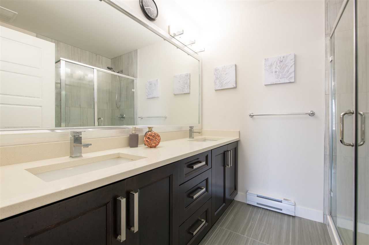 8747 162 St - Photo 5 of 13