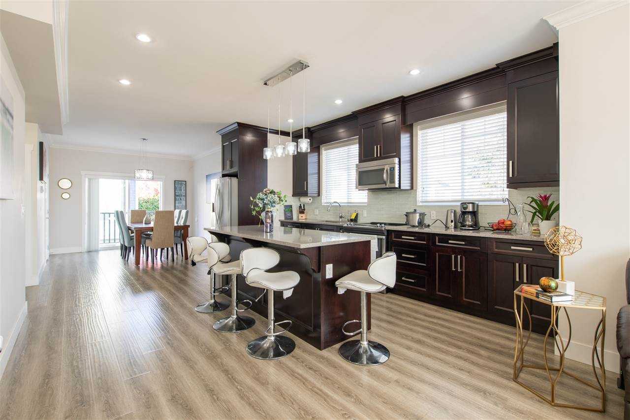 8747 162 St - Photo 6 of 13