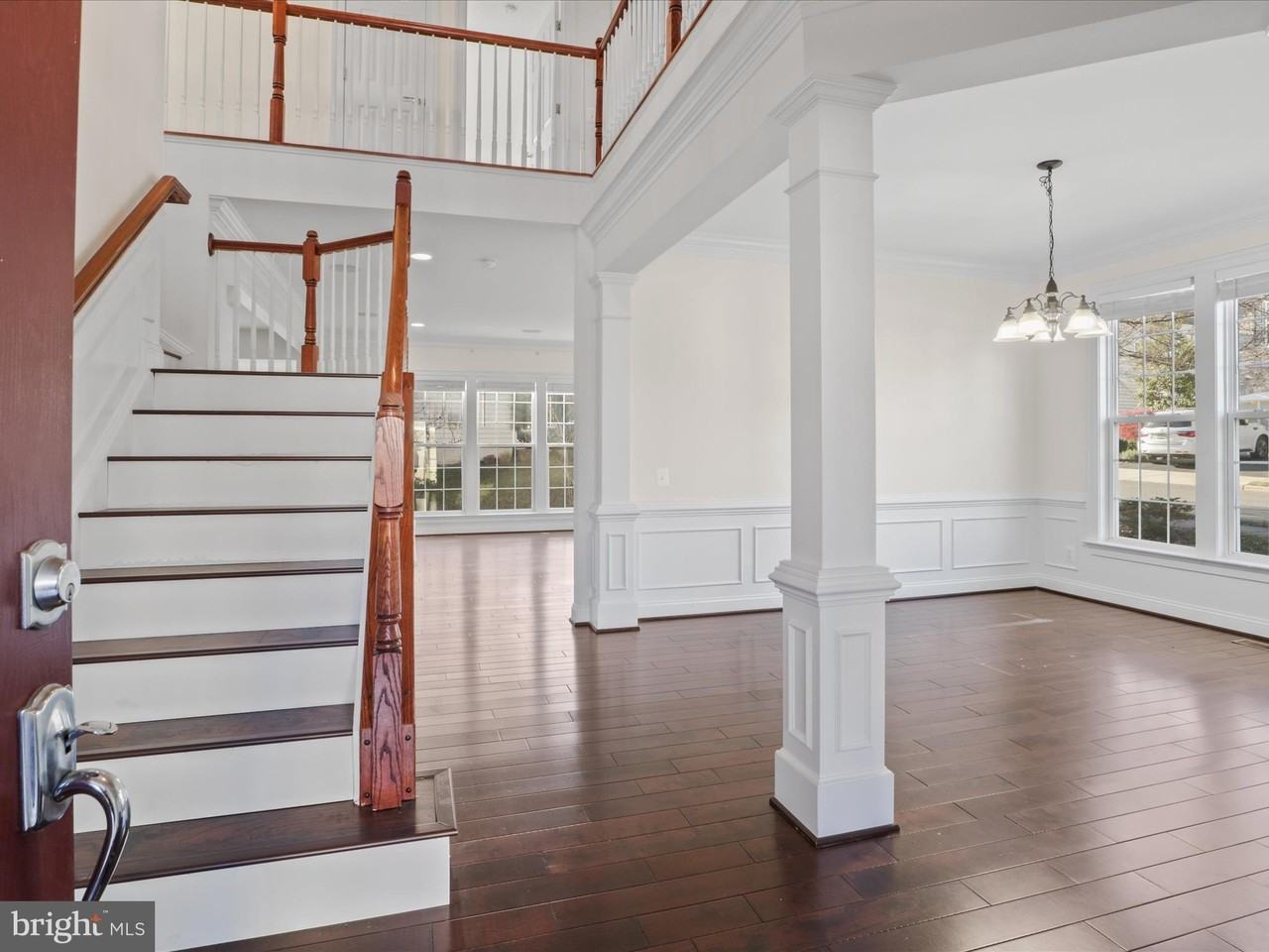 43527 Loudoun Barn Way - Photo 2 of 28