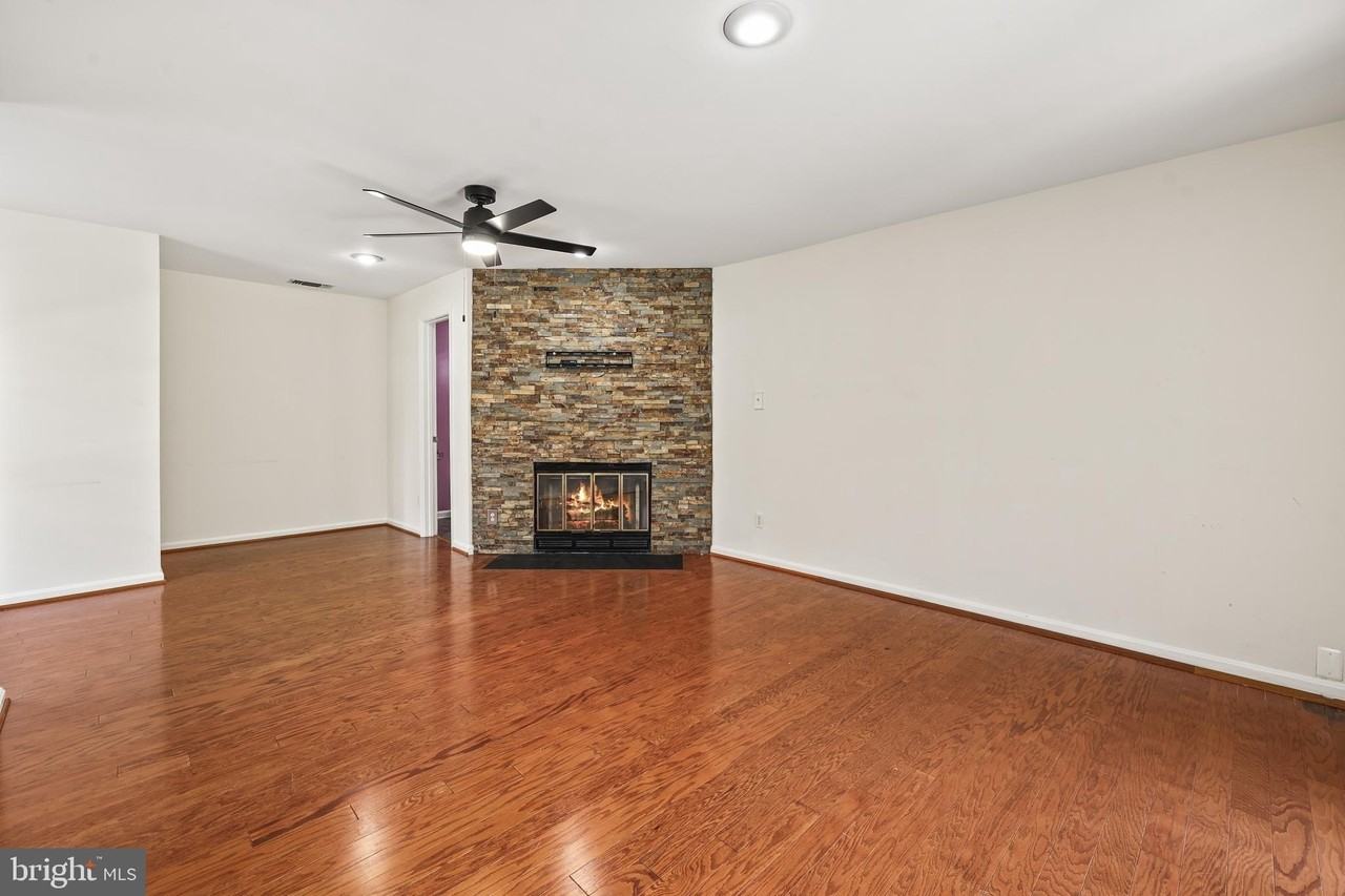 4045 Chetham Way - Photo 3 of 24