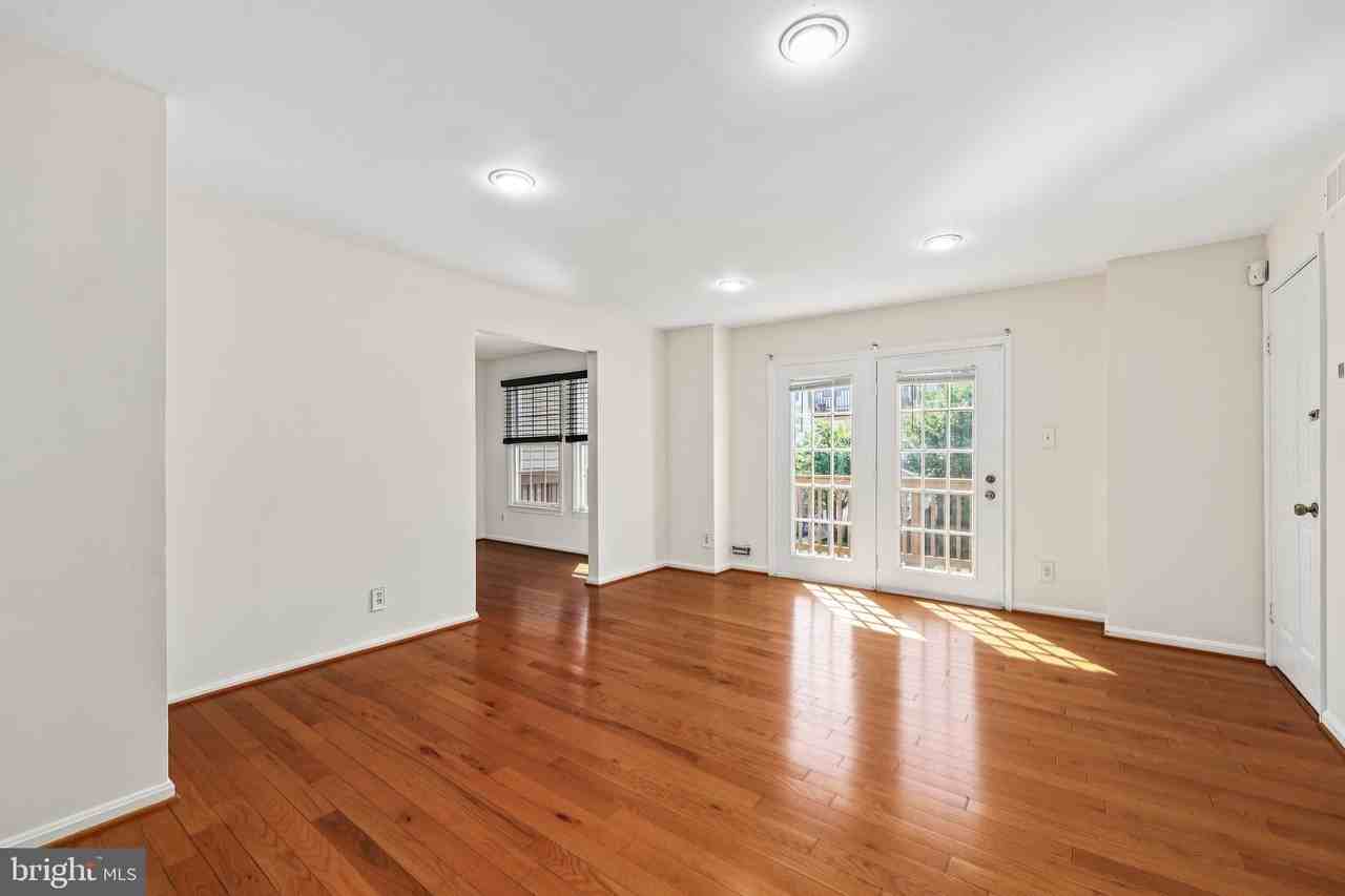 4045 Chetham Way - Photo 7 of 24