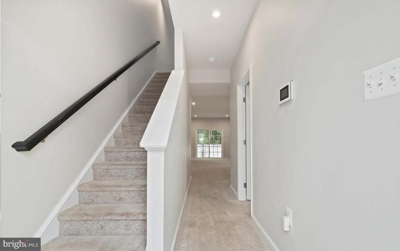 716 River Crest Way - Photo 5 of 31