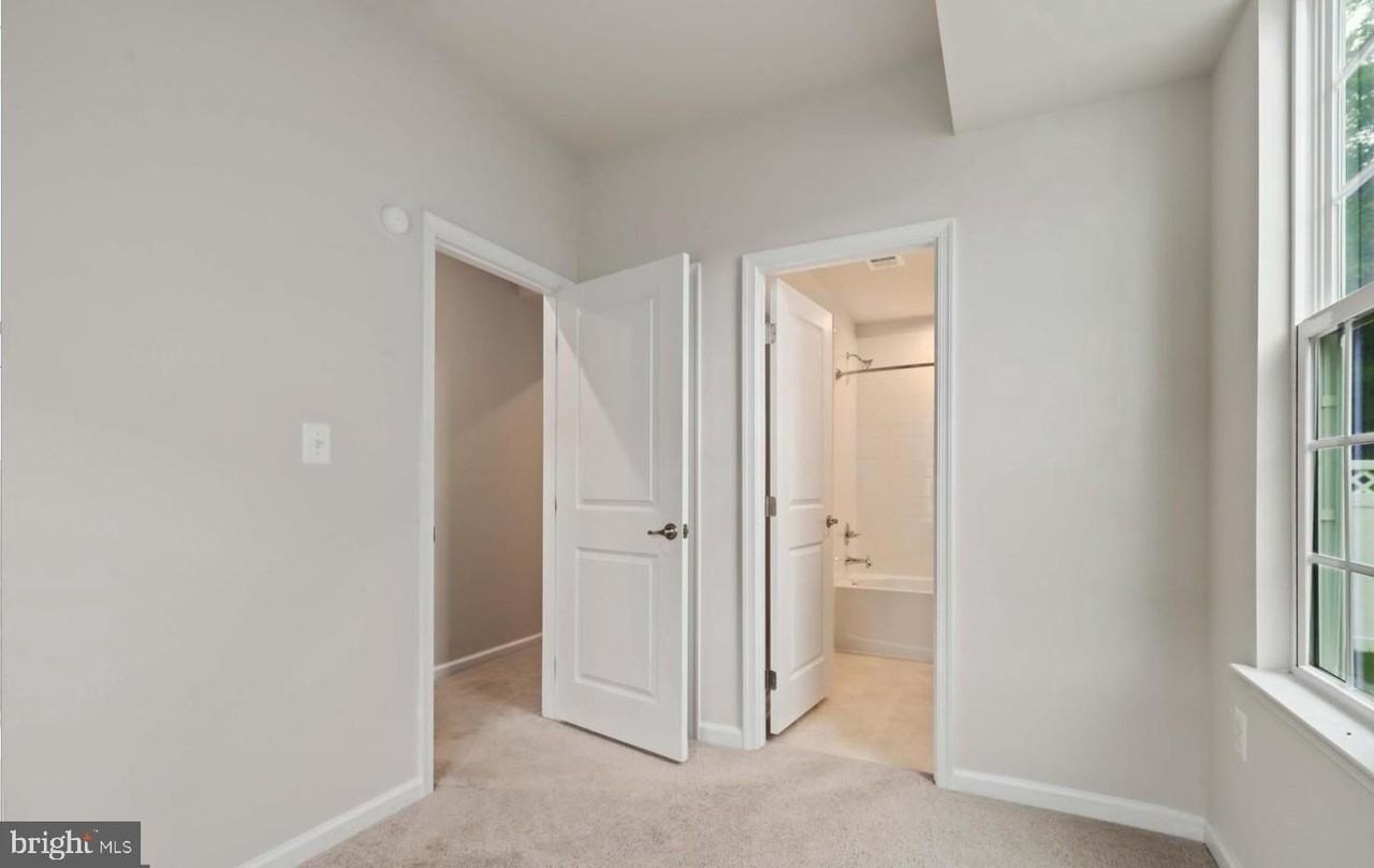716 River Crest Way - Photo 6 of 31