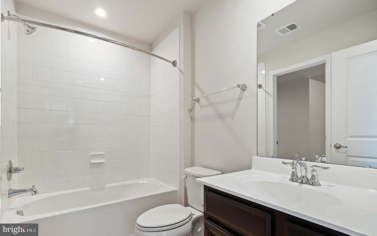 716 River Crest Way - Photo 7 of 31