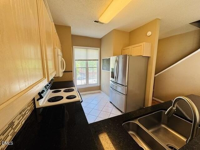 2027 Turtle Point Dr - Photo 5 of 18