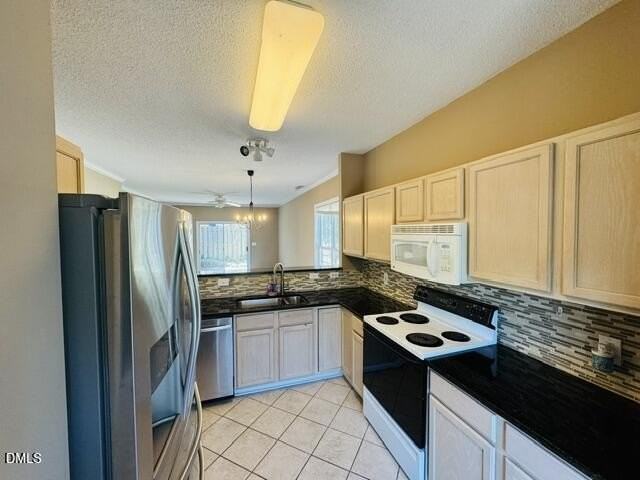 2027 Turtle Point Dr - Photo 6 of 18