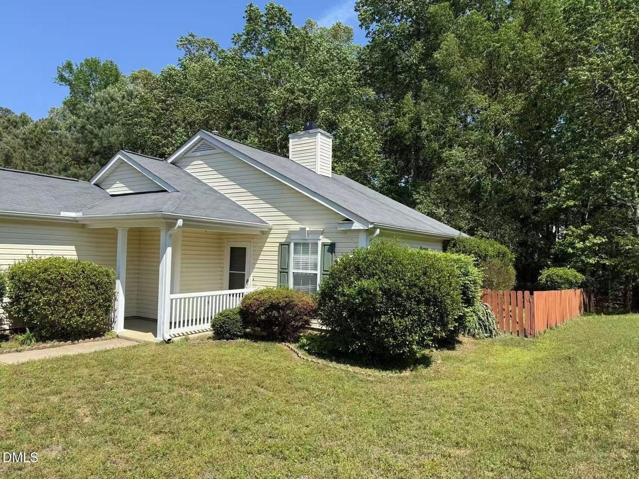 928 Homestead Park Dr - Photo 2 of 16
