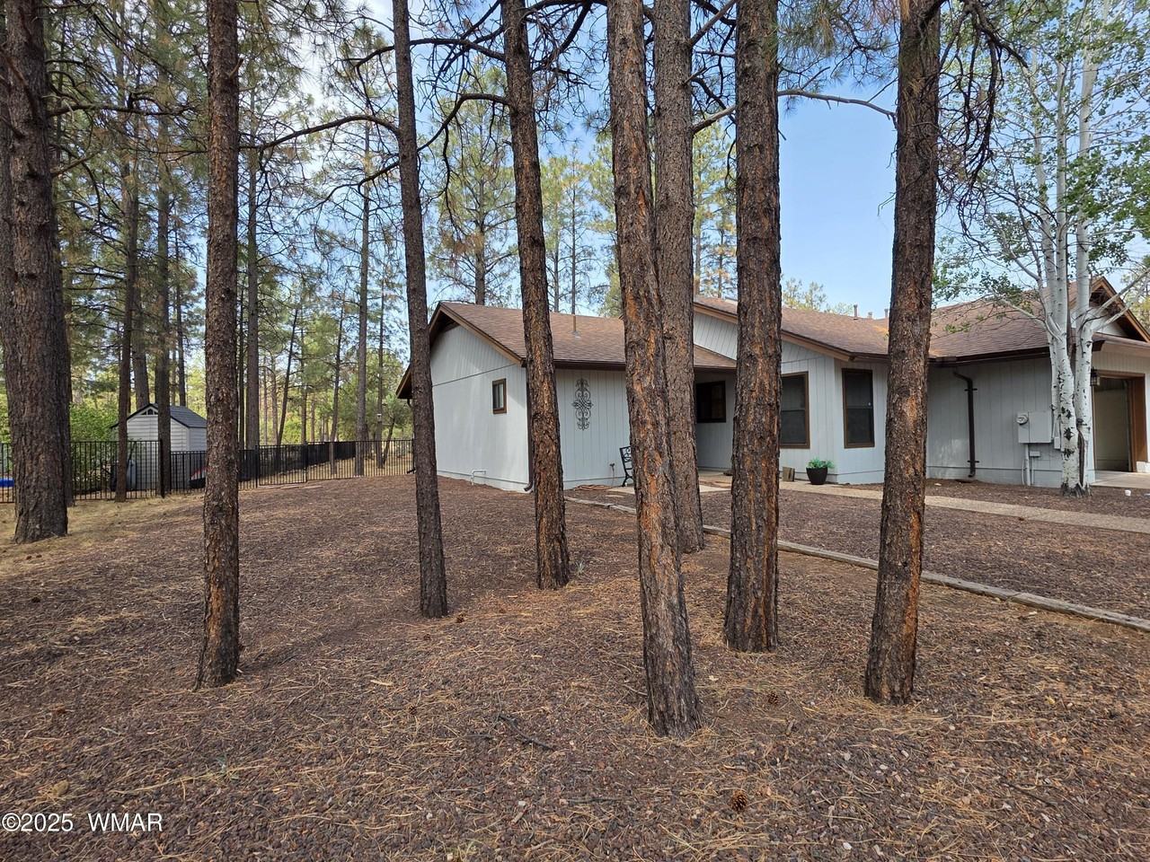 5240 S 28th Pl - Photo 3 of 31