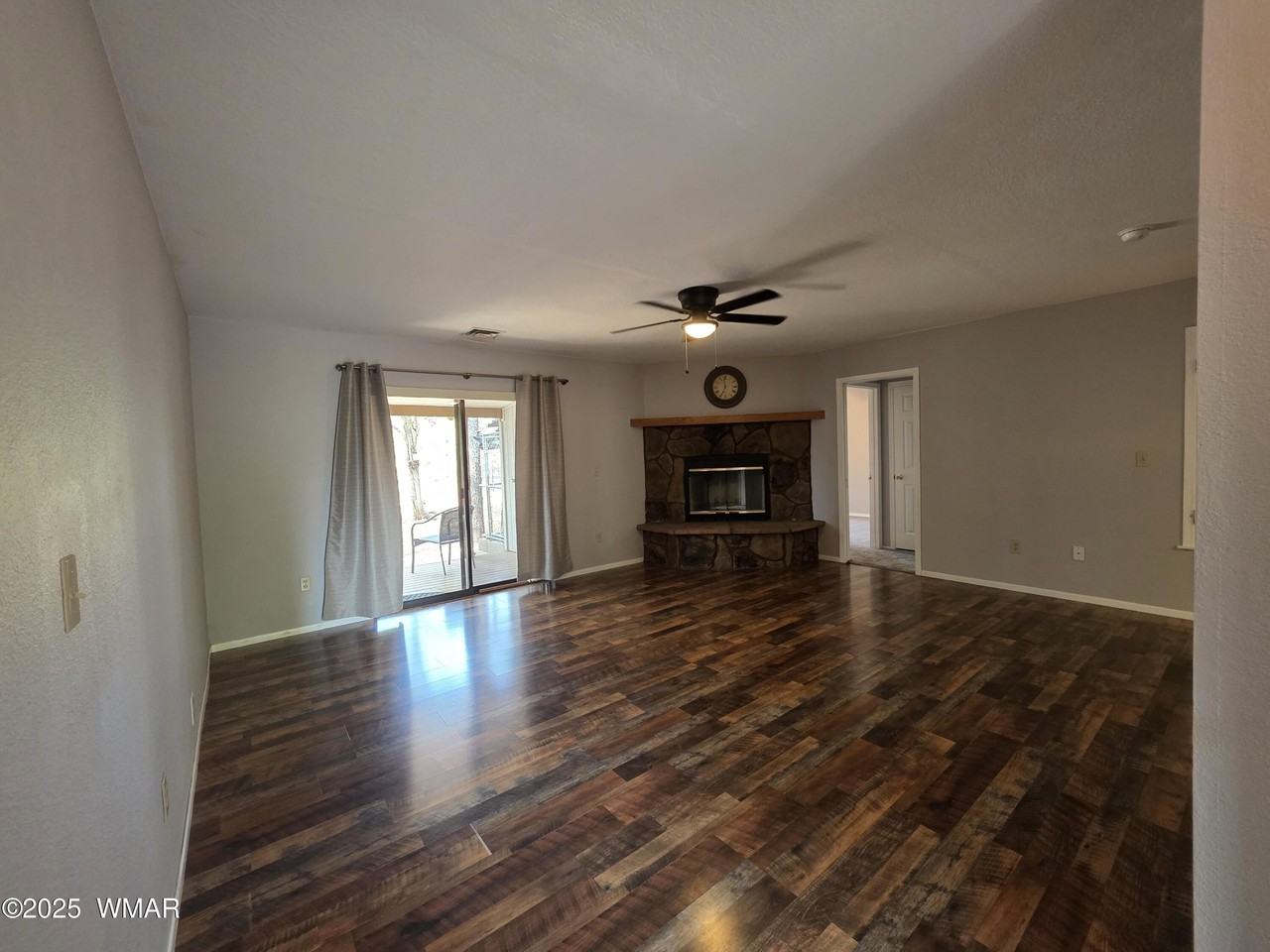 5240 S 28th Pl - Photo 5 of 31