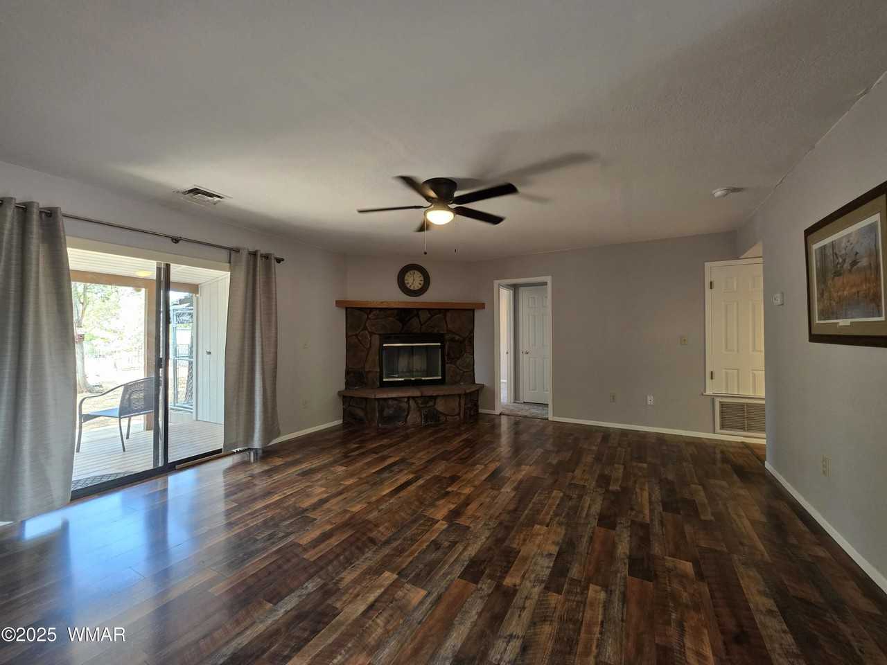 5240 S 28th Pl - Photo 6 of 31