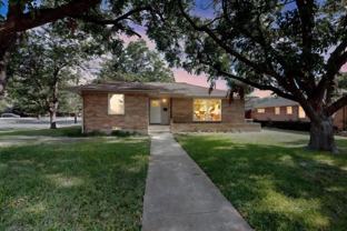 2404 Bentley Ave - Photo 1 of 1