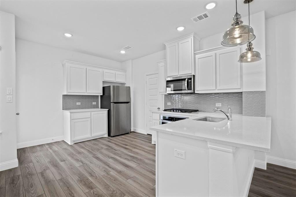 191 Town Park Ave - Photo 3 of 20