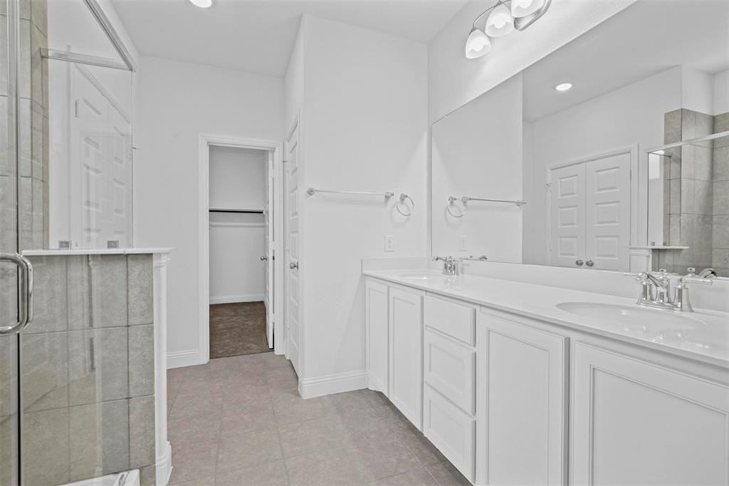 191 Town Park Ave - Photo 6 of 20