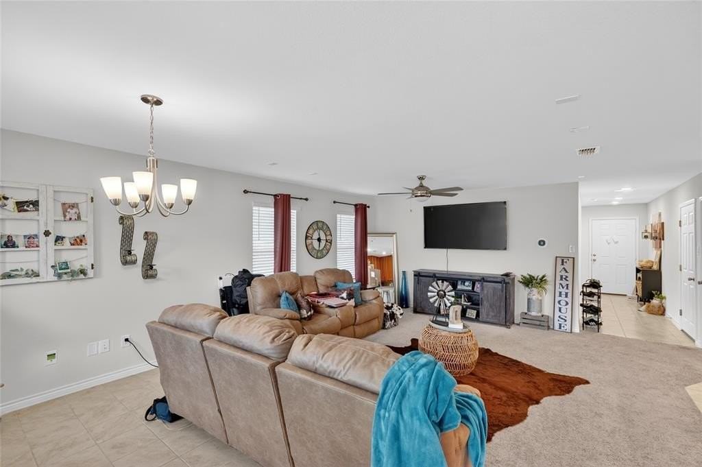968 Burnett Dr - Photo 3 of 20