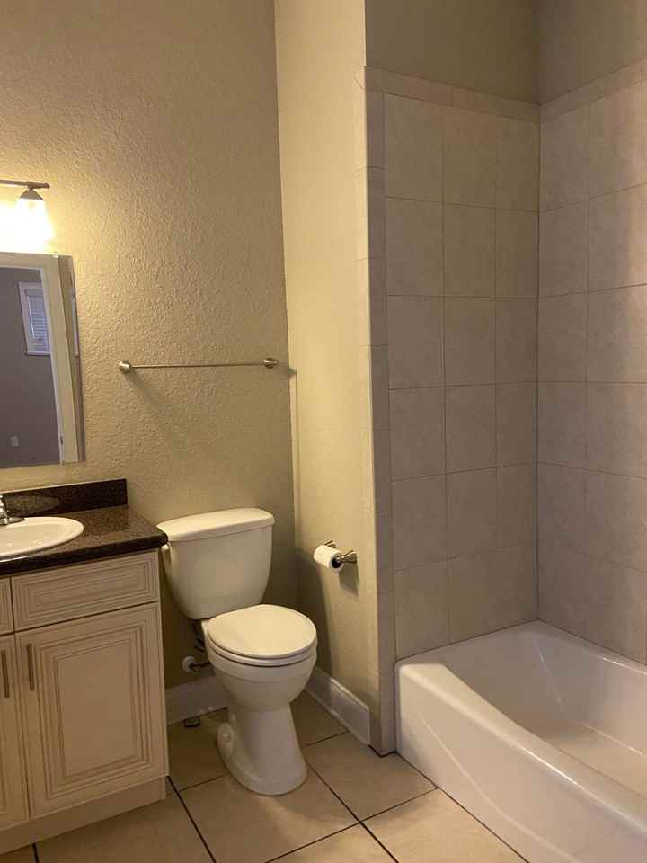 312 W Park St - Photo 7 of 24