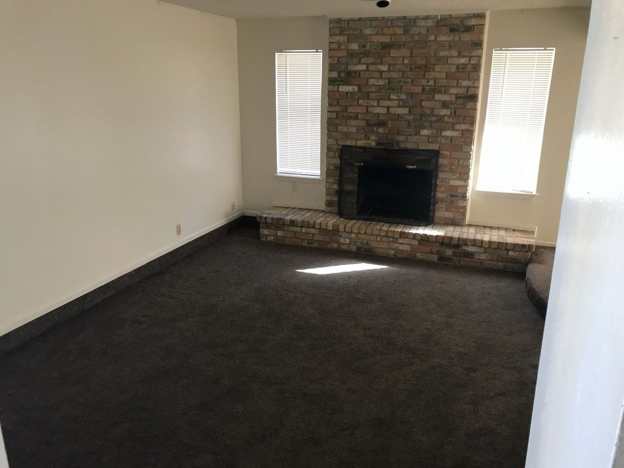 4003 N Grimes St - Photo 3 of 7