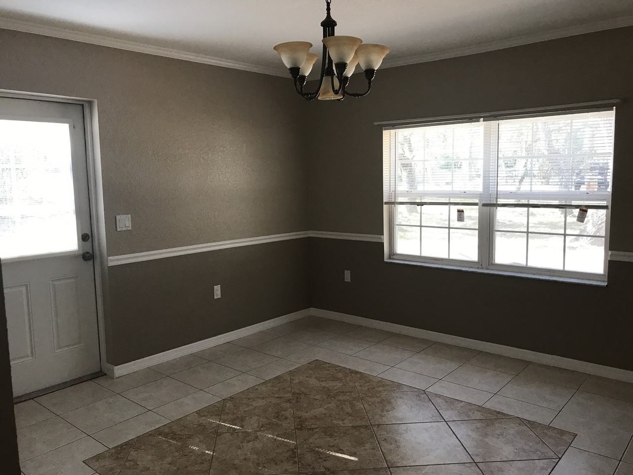 2854 Laurel Ave - Photo 4 of 13