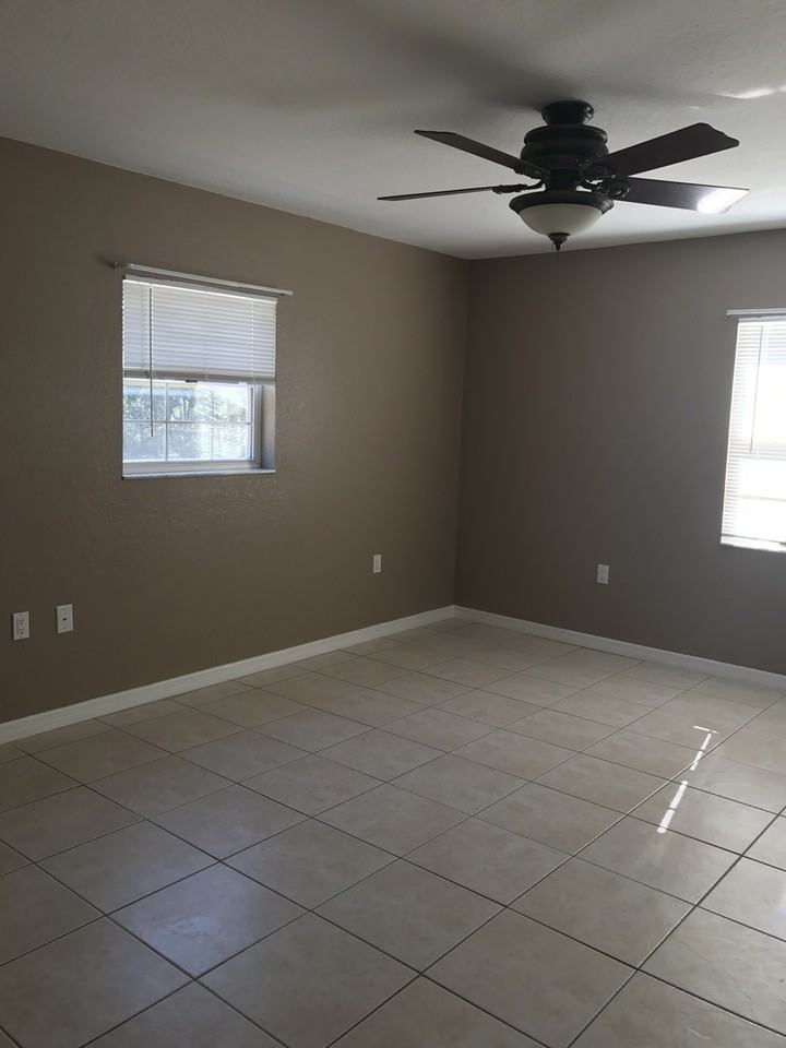 2854 Laurel Ave - Photo 5 of 13