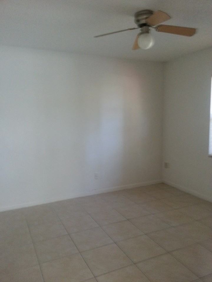 2452 E Illiana St - Photo 2 of 6
