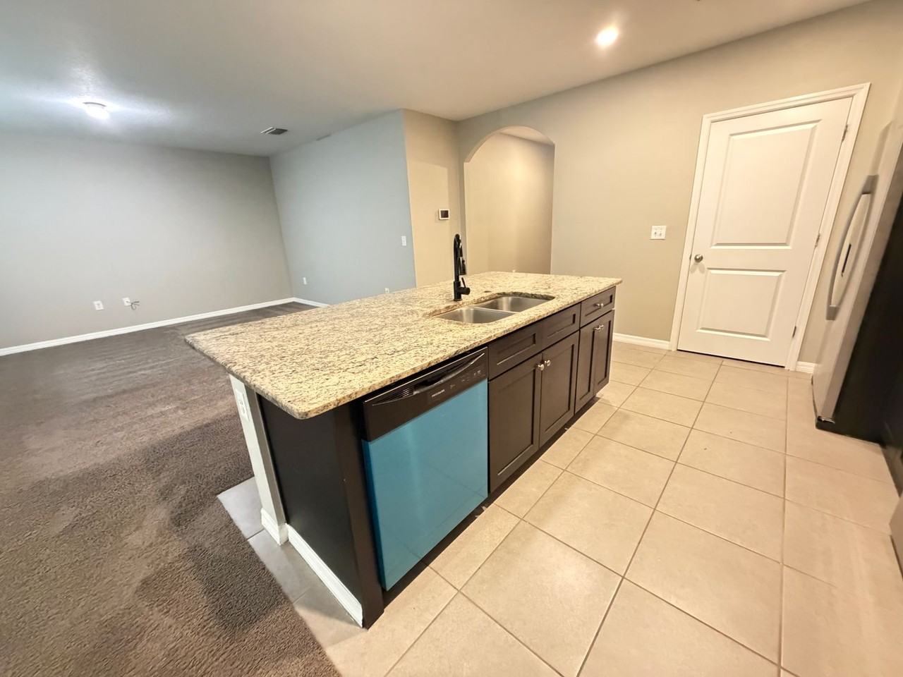 9692 Pepper Tree Trl - Photo 4 of 31