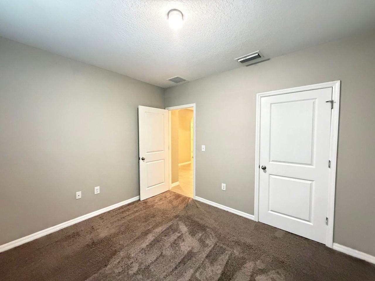 9692 Pepper Tree Trl - Photo 7 of 31