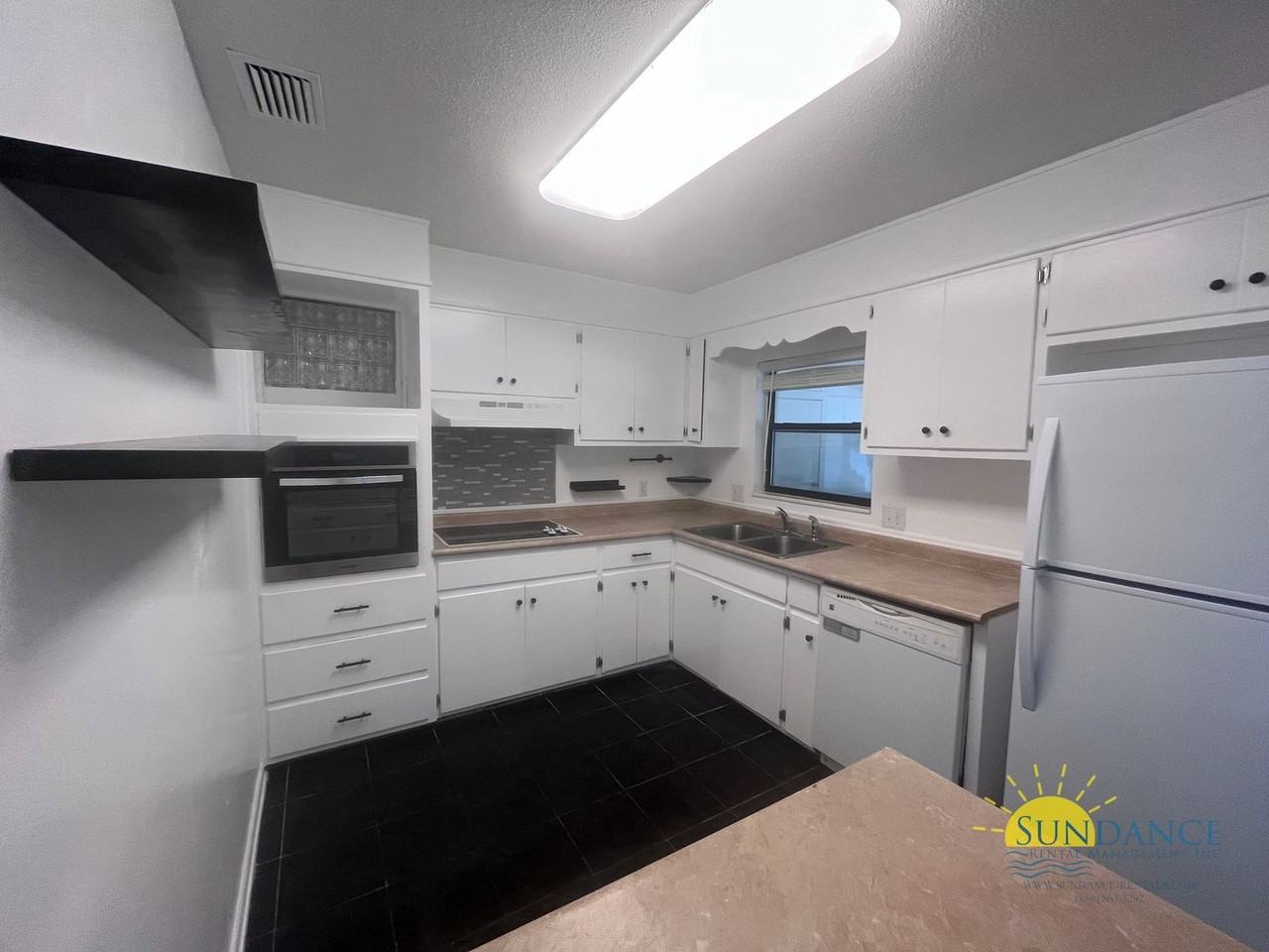 475 Andrew Dr - Photo 5 of 19