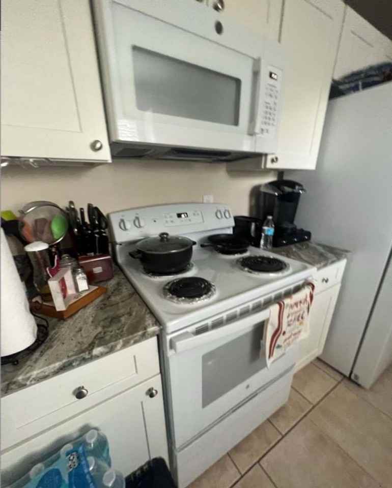1712 Sw Gloria Ln - Photo 3 of 10