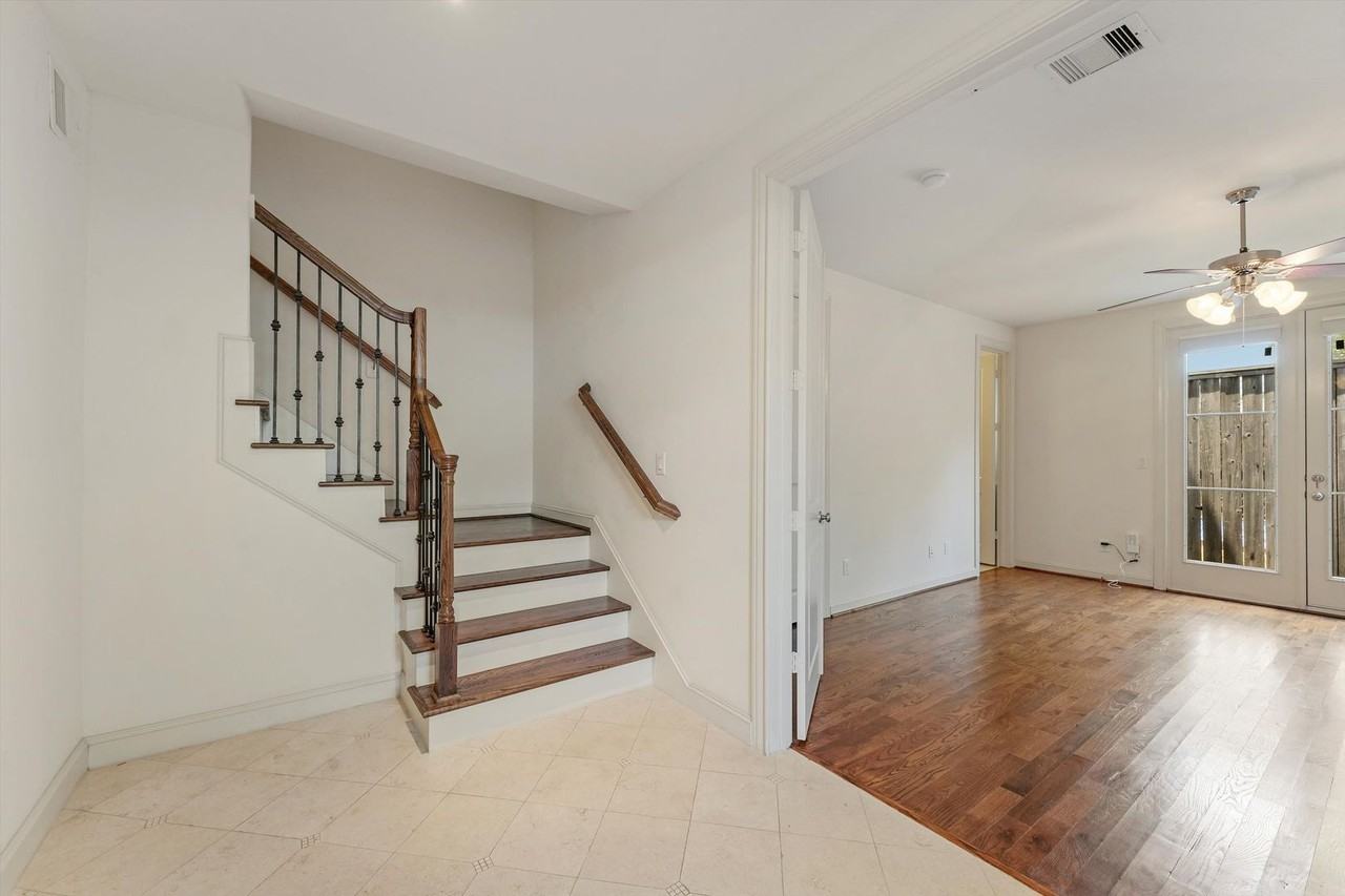 411 W 17th St #D - Photo 6 of 29