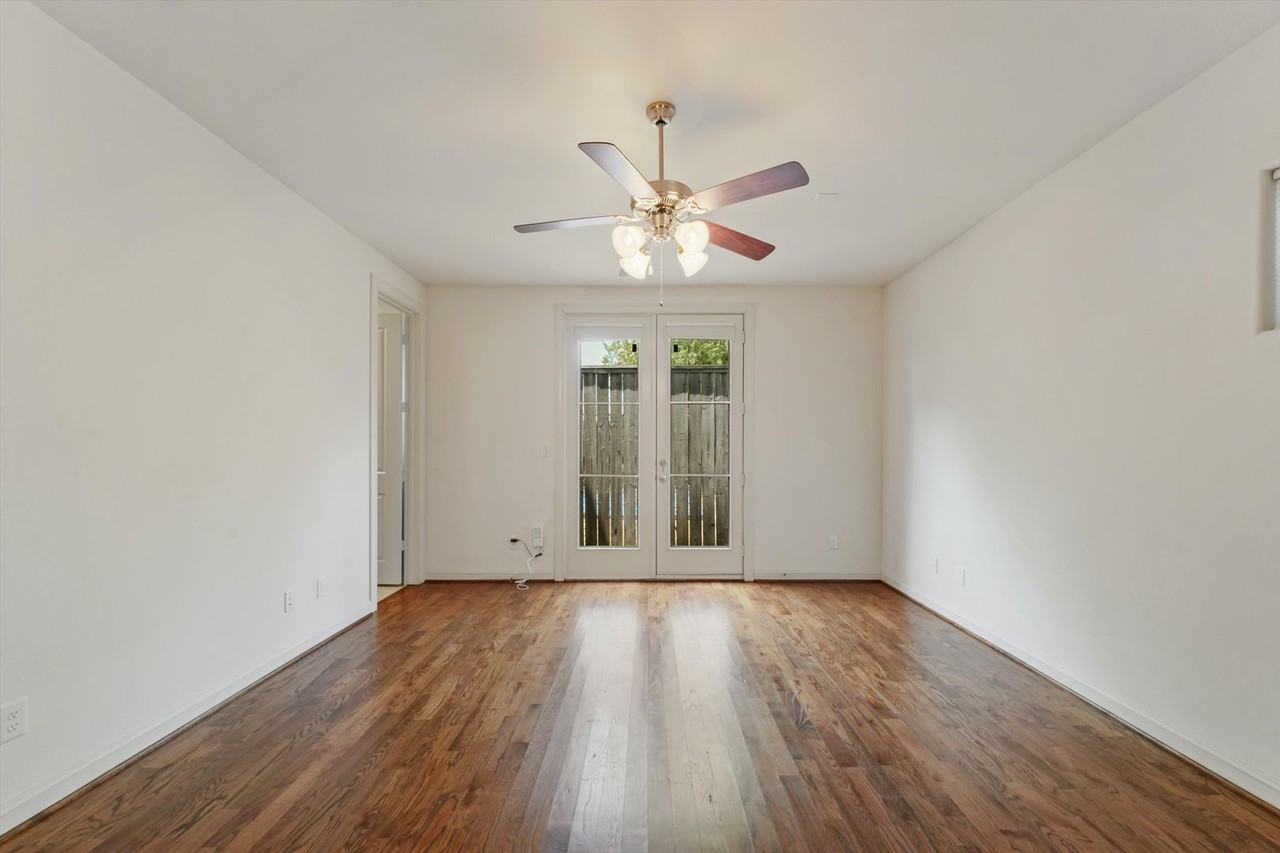 411 W 17th St #D - Photo 7 of 29