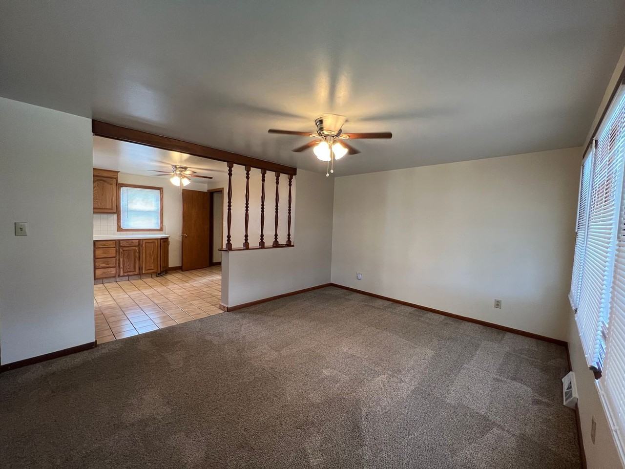 1046 Leslie Ln - Photo 3 of 17
