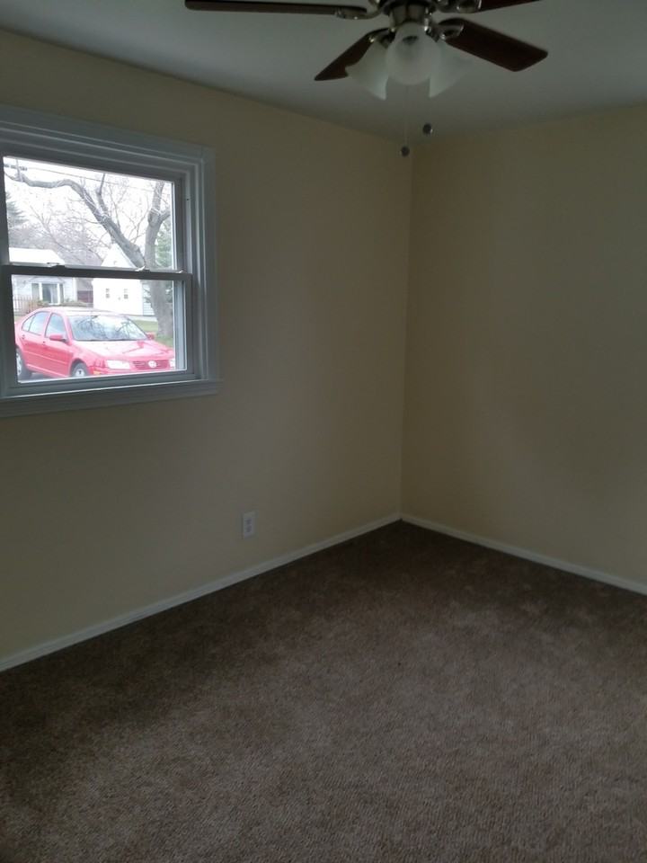 131 N Edgehill Ave - Photo 4 of 9