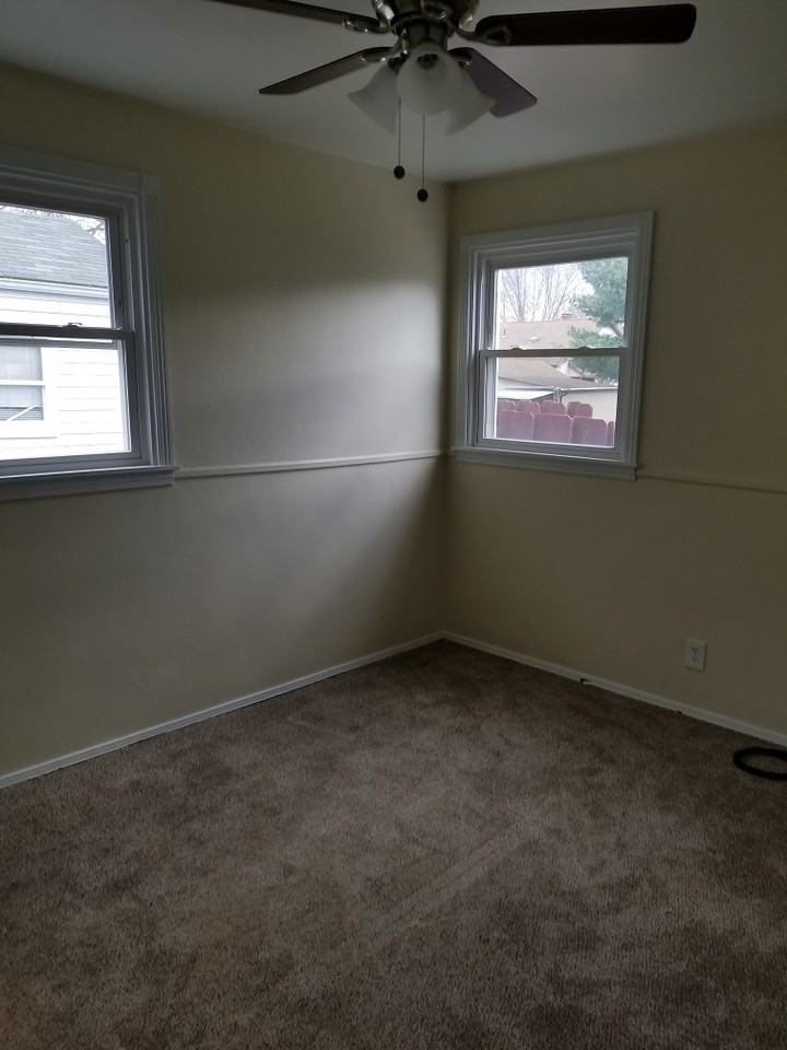 131 N Edgehill Ave - Photo 5 of 9