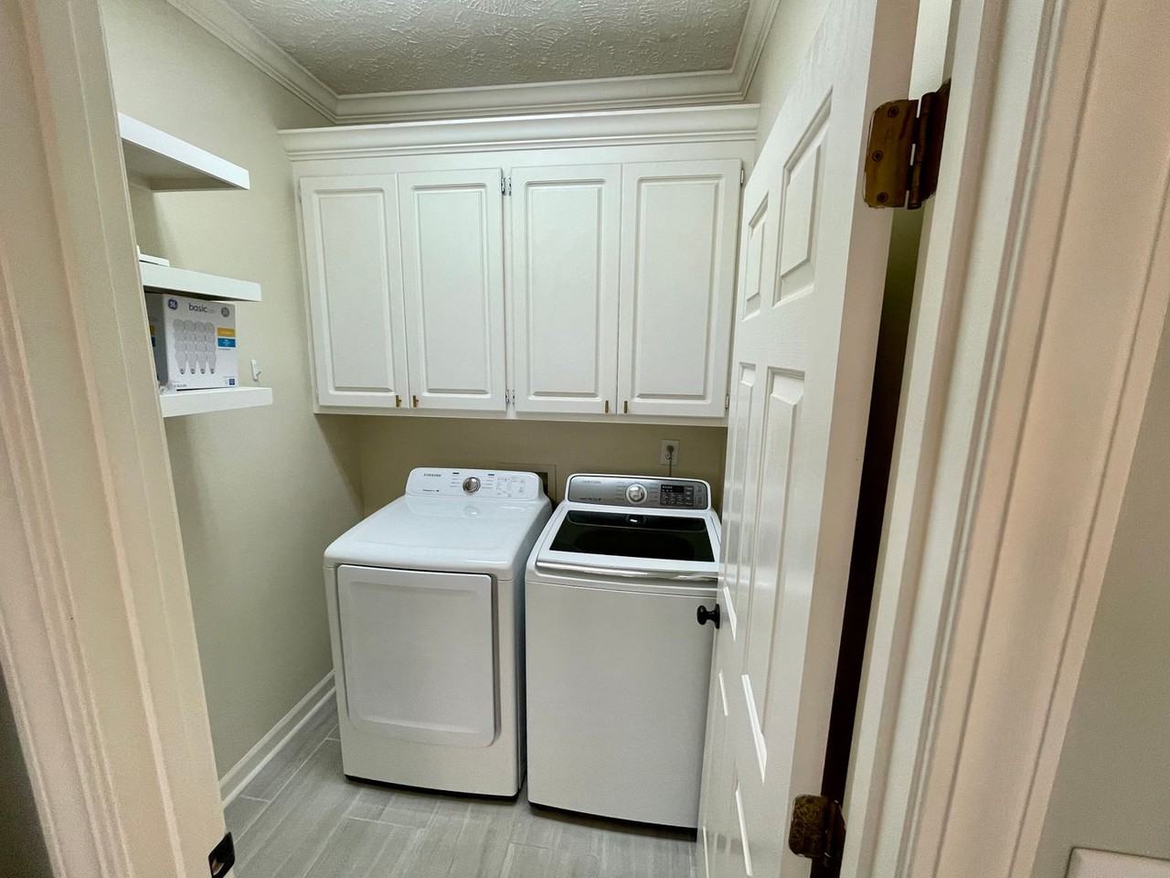 420 Idlewoods Ln - Photo 3 of 14
