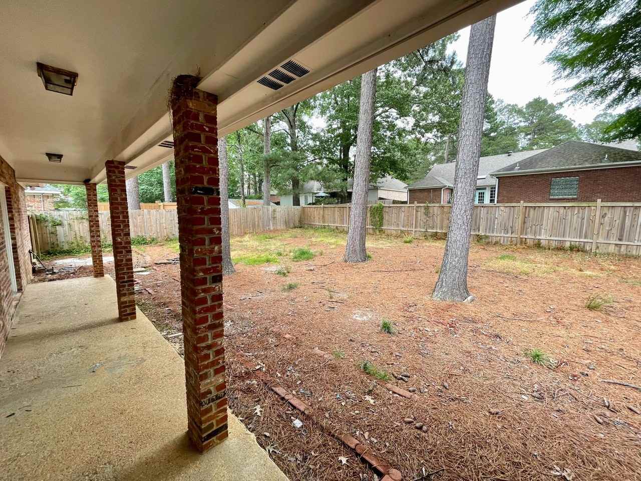 420 Idlewoods Ln - Photo 4 of 14