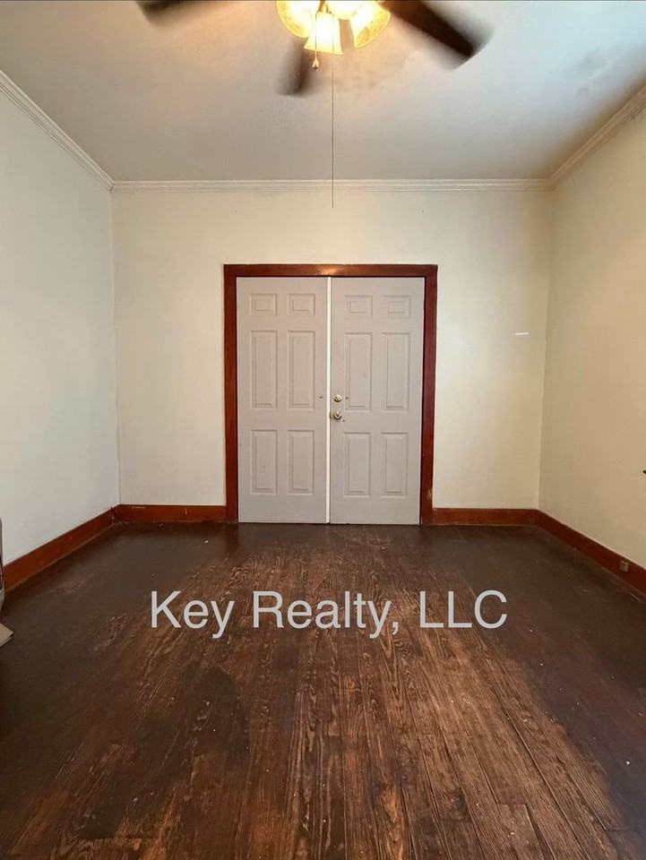 100 Hill St - Photo 5 of 10