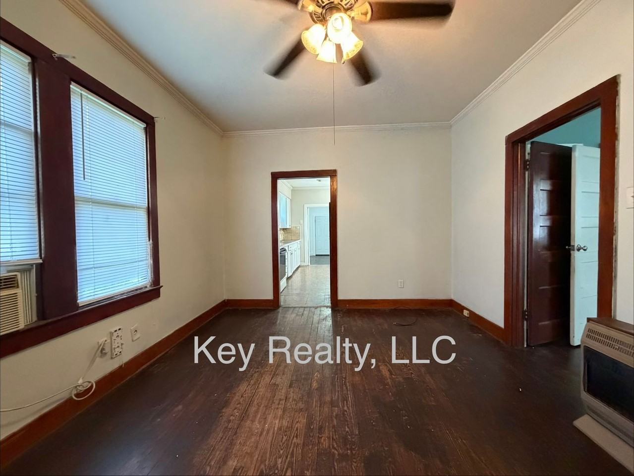 100 Hill St - Photo 6 of 10