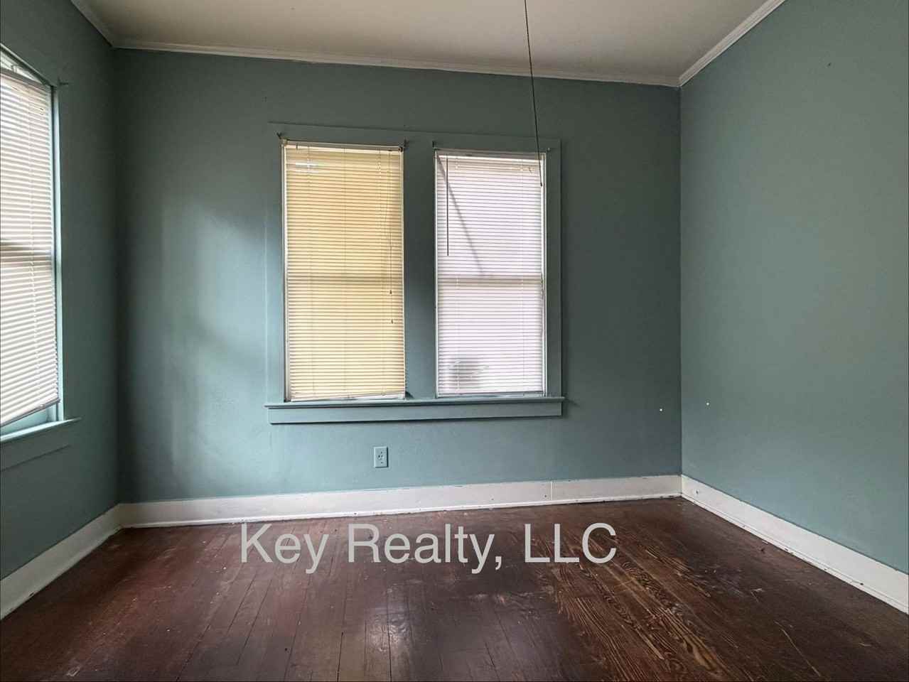100 Hill St - Photo 7 of 10