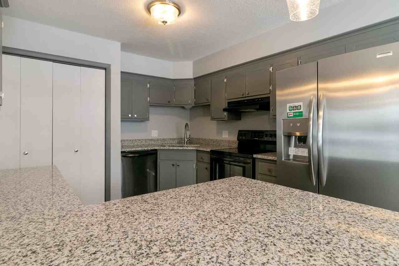 797 Greenway Ave N - Photo 6 of 13