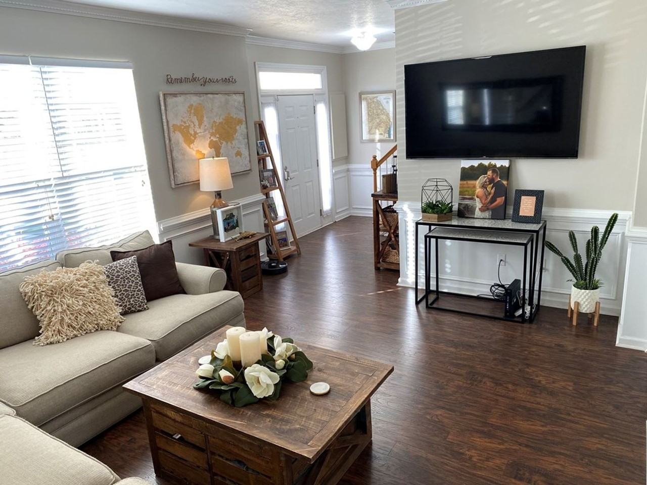 306 Hogan Way - Photo 2 of 16