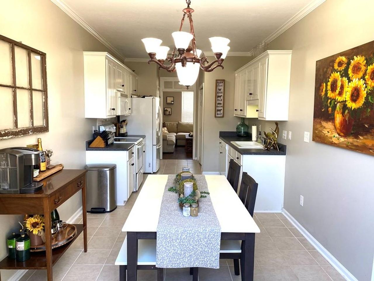 306 Hogan Way - Photo 4 of 16