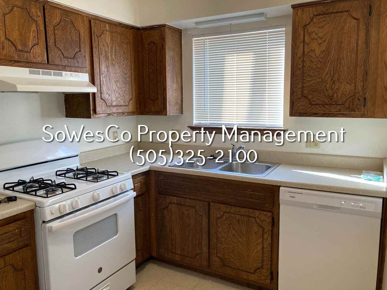 822 N Vine Ave #B - Photo 4 of 12