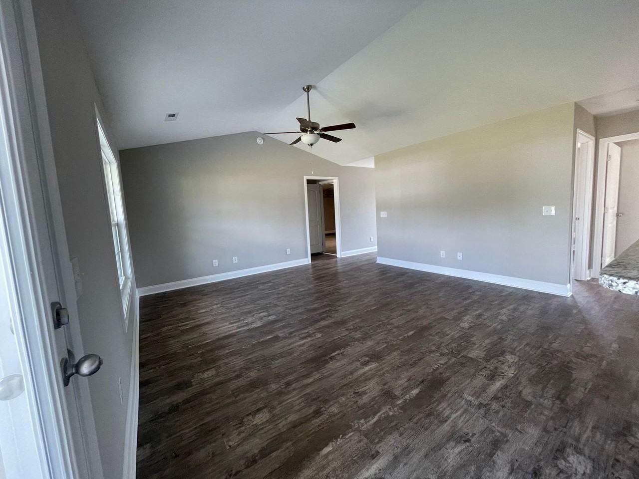 3112 Belgrove Ln - Photo 5 of 29