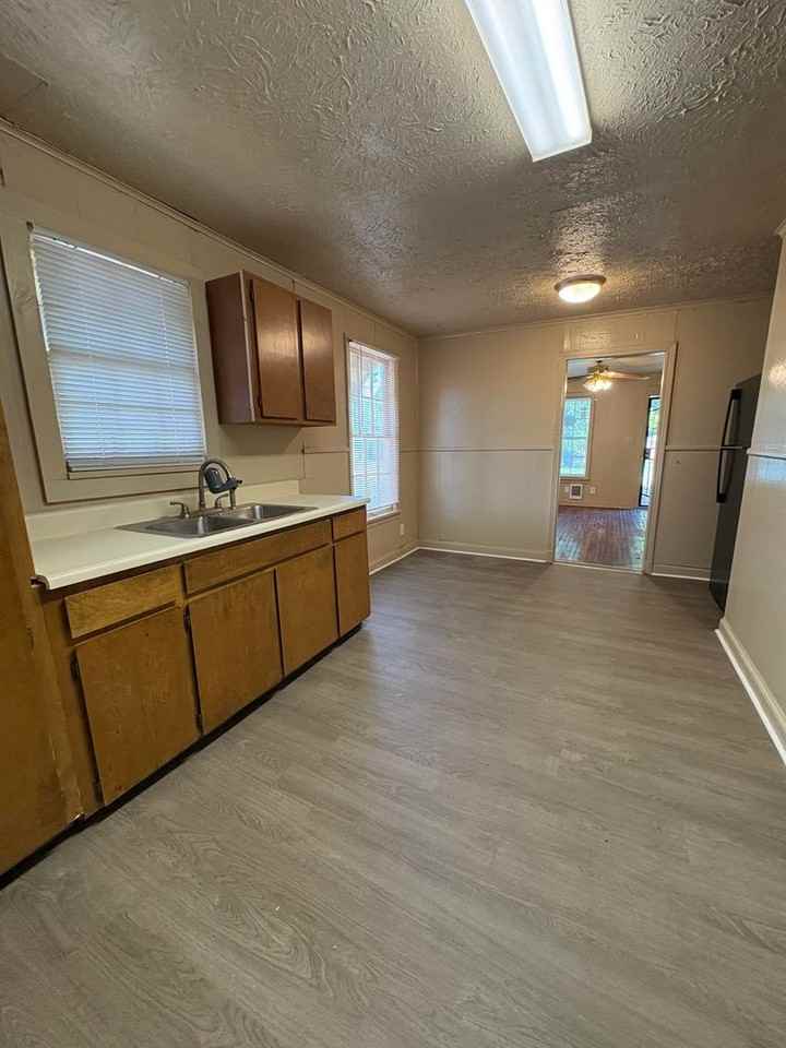 1749 Caroline St - Photo 4 of 15