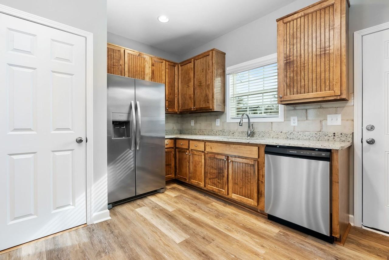 337 Jordan St - Photo 3 of 9