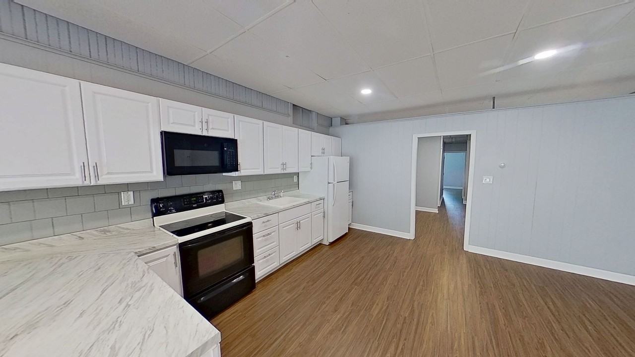 121A S Main St - Photo 2 of 8